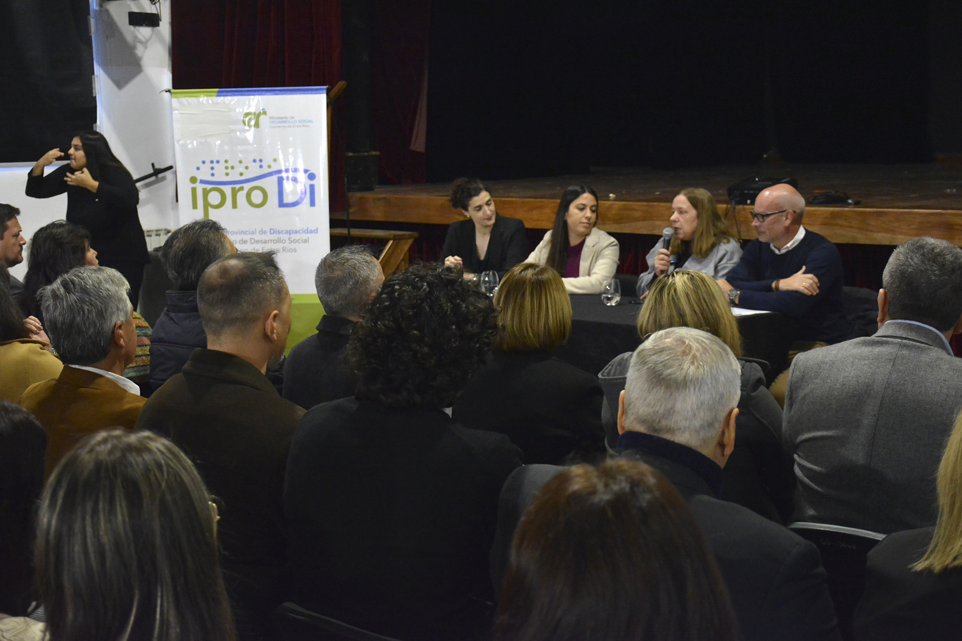 Agentes del Estado participaron de una capacitación en discapacidad